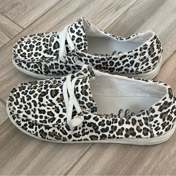 Gypsy Jazz lightweight fabric slip on shoe, size 9.5 - Picture 2 of 5